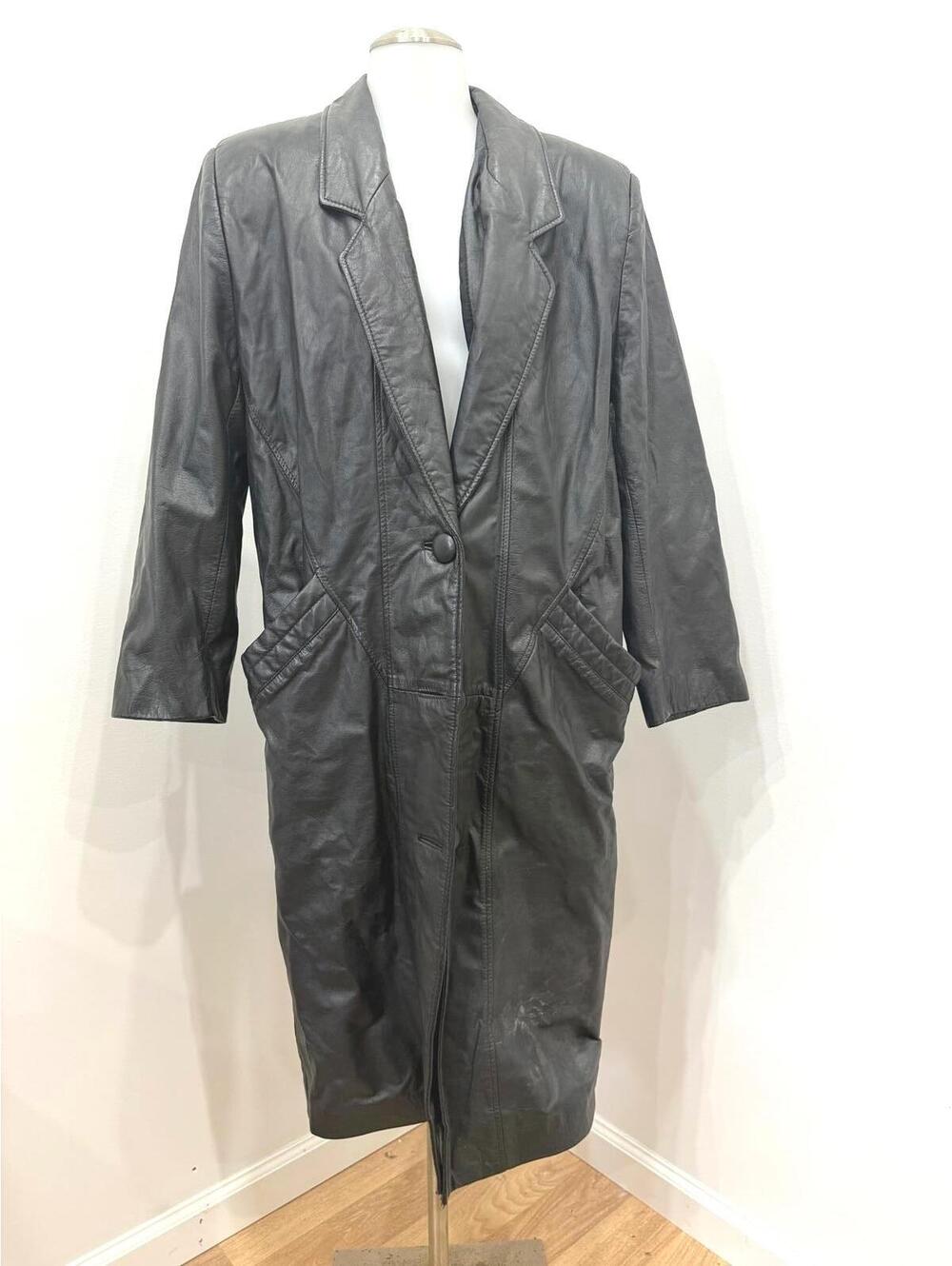 Donna Pelle Medium Vintage Long Black Leather Coat with Button Closure